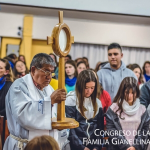 2° día  #CongresoFG2018 - Adoración al Santísimo